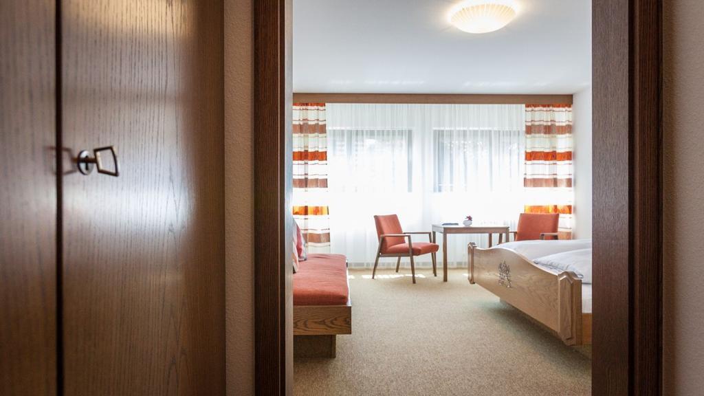 Gasthaus Zum Hirsch Гутах Номер фото