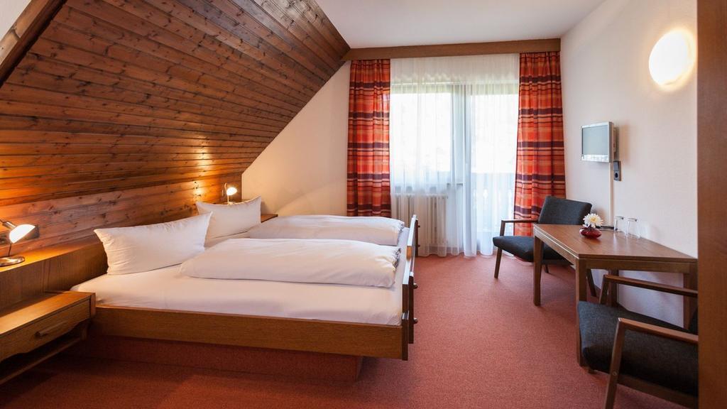 Gasthaus Zum Hirsch Гутах Номер фото